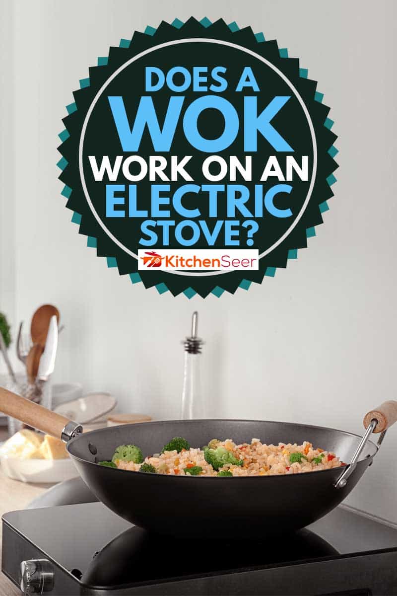 美味的饭和西兰花在电炉的锅,一锅一个电炉工作吗?