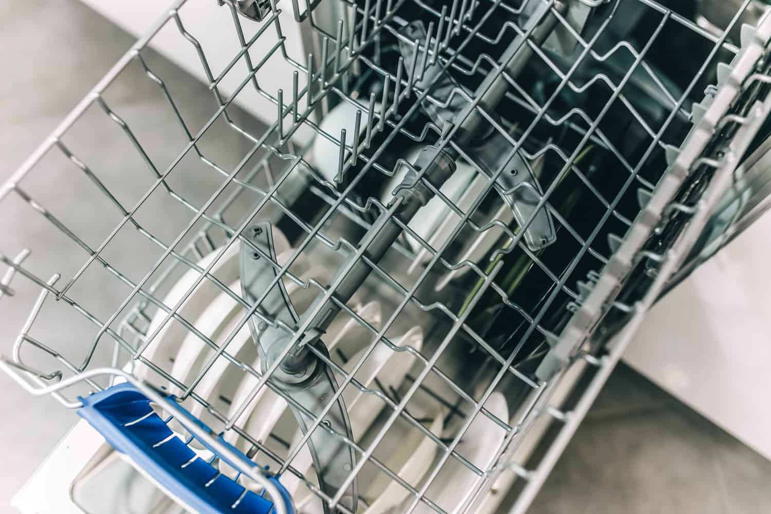 现代洗碗机中的饮水机