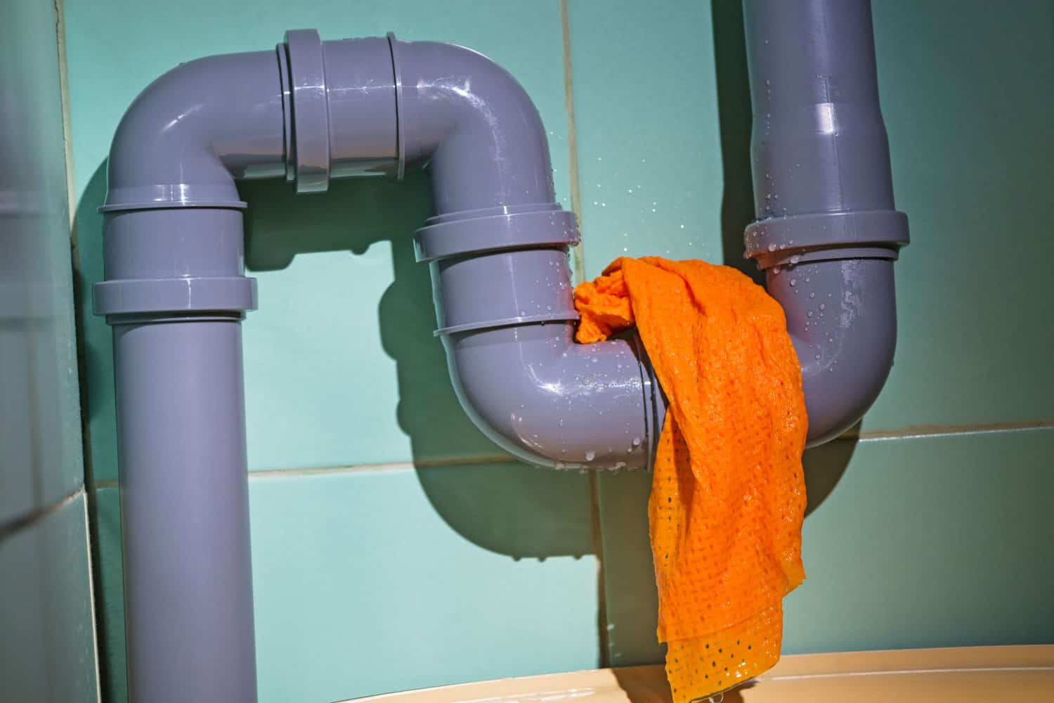 厨房水管漏水雷电竞官网网址