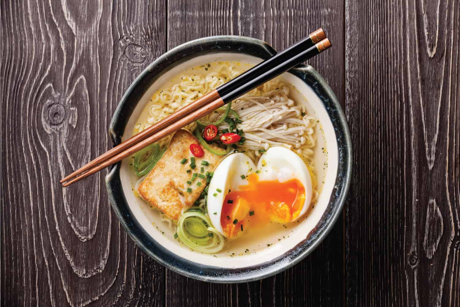 亚洲味噌拉面”width=