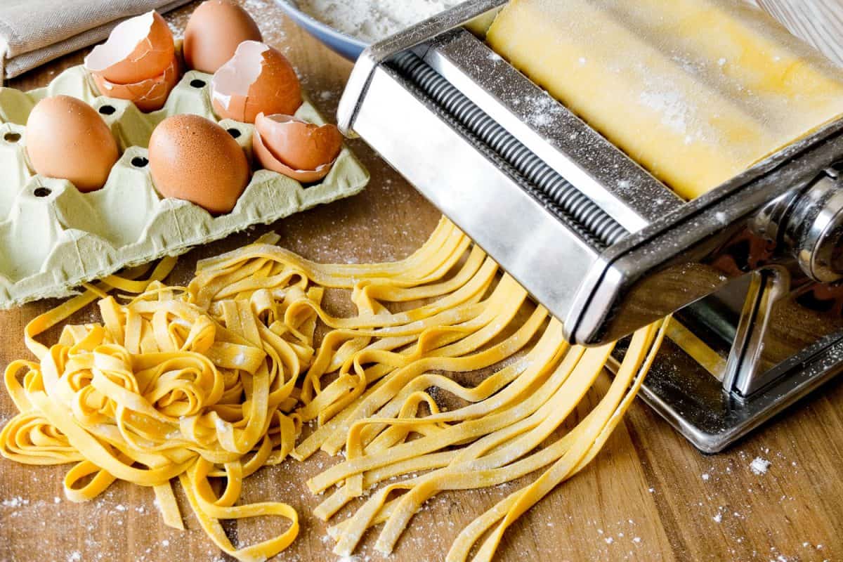 美味的自制面食使用面食制造商