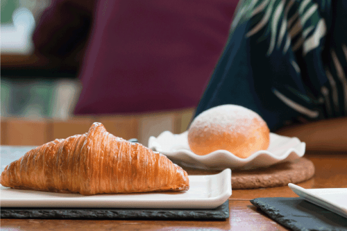 阅读更多关于这篇文章应该羊角面包黄油漏出?