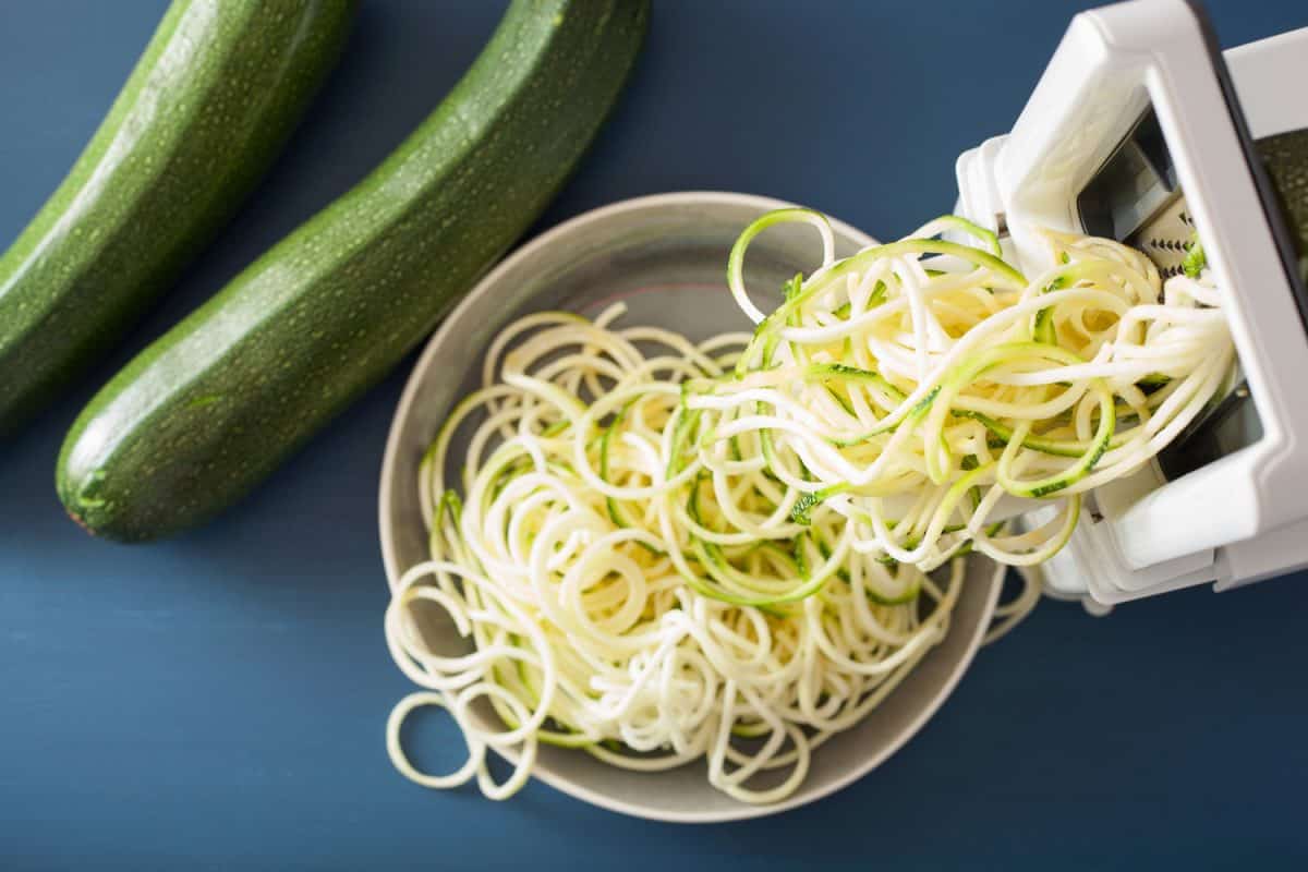 与spiralizer Spiralizing小胡瓜生蔬菜