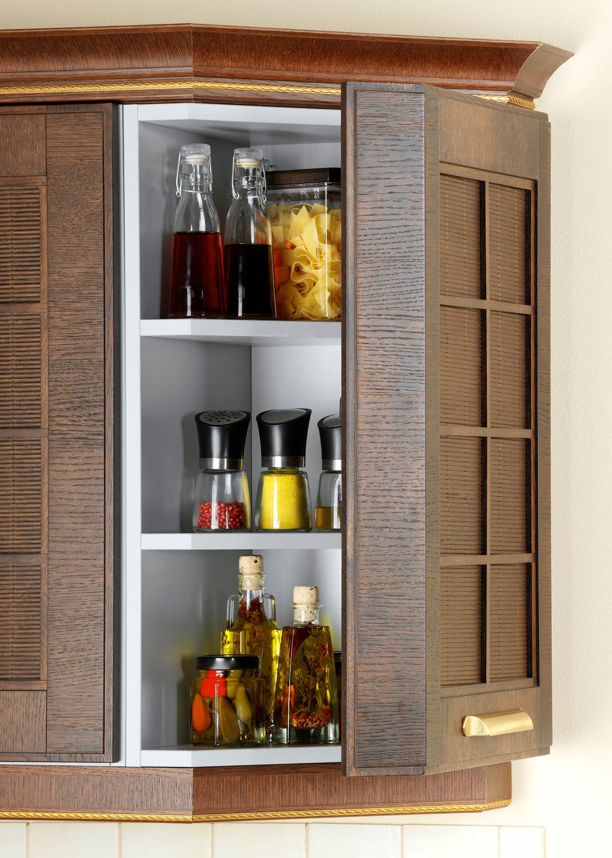 雷电竞官网网址厨房里的调味品