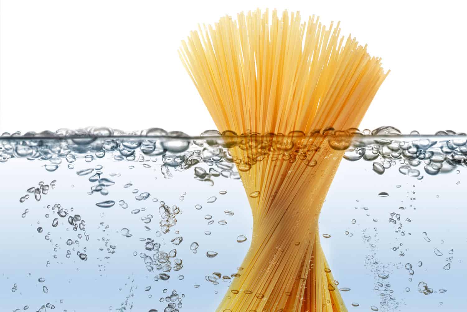 用开水煮意大利面