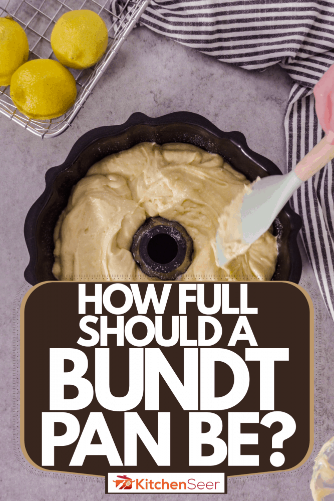 一个女人做一盘蛋糕从黑色彩色圆盘的话,一个圆盘的话应该有完整的?