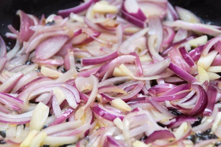 Sautéing garlic and onions in a hot searing pan, Can You Cook Onion And Garlic Together?