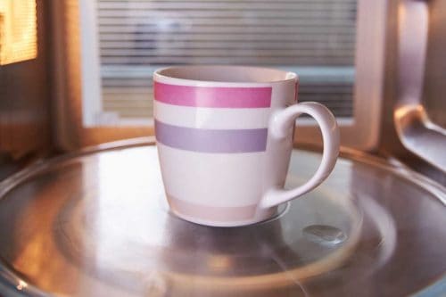 阅读更多关于这篇文章你可以把杯子放在烤箱吗?