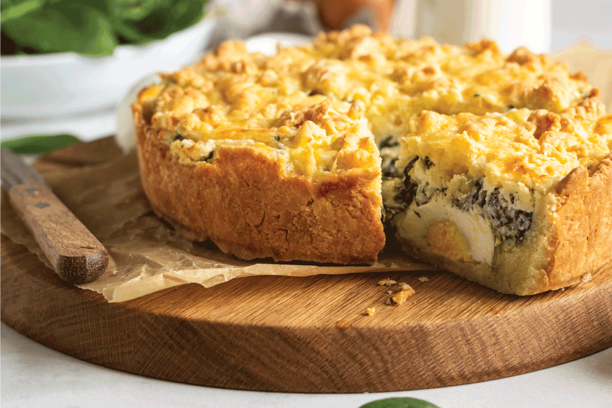 蛋挞或派配菠菜、乳清干酪和鸡蛋。蛋糕Pascualina。乳蛋饼一定要冷藏吗