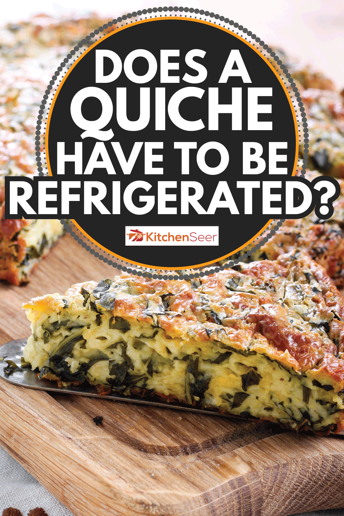 绿色乳蛋饼切片，放在勺子上，乳蛋饼一定要冷藏吗