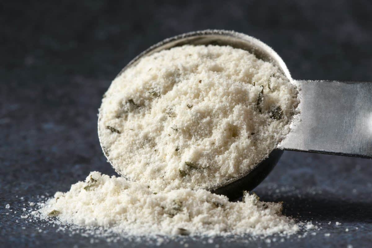 一个小勺沙拉酱