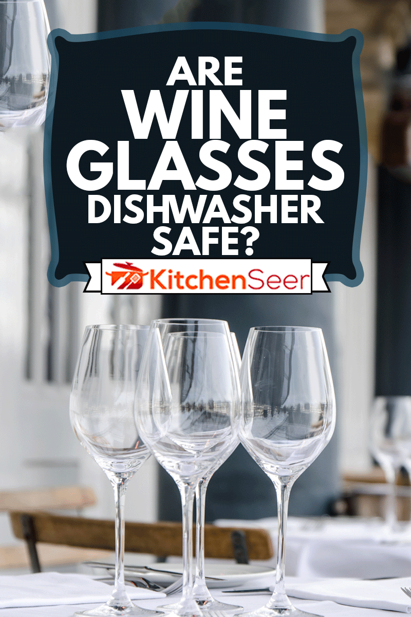 空表从餐厅的露台,在春天,空表从餐厅的露台,在春天的日子