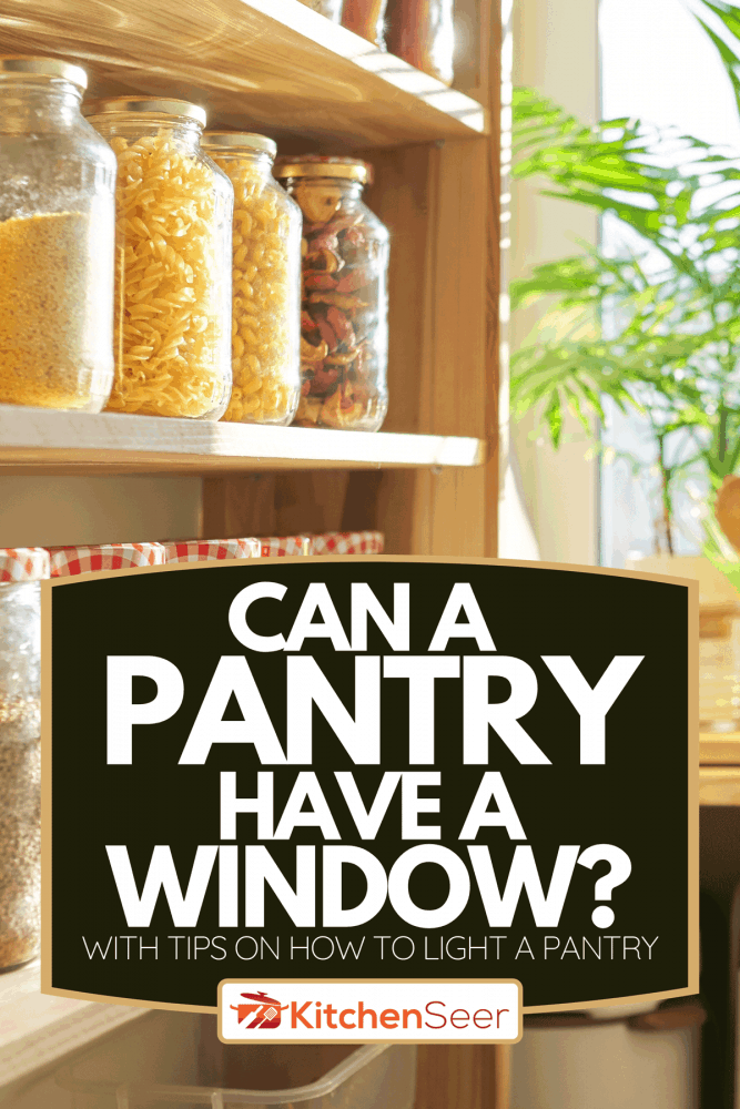 雷电竞官网网址厨房用具,葵花籽油在木桌上在家储藏室,储藏室有窗户吗?(如何光储藏室)