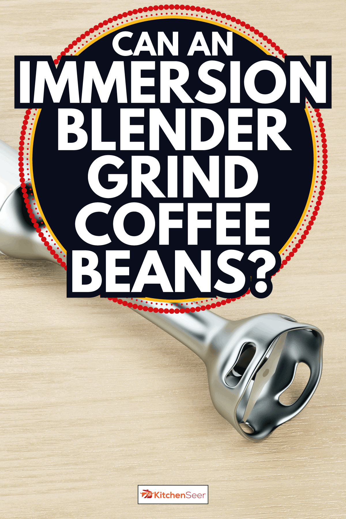 木桌上的手动搅拌机。浸入式搅拌机能磨咖啡豆吗