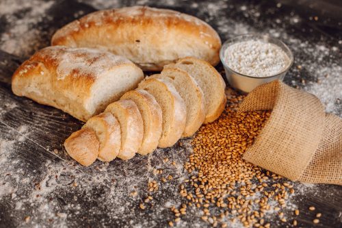 阅读更多关于这篇文章如何没有面包刀切面包