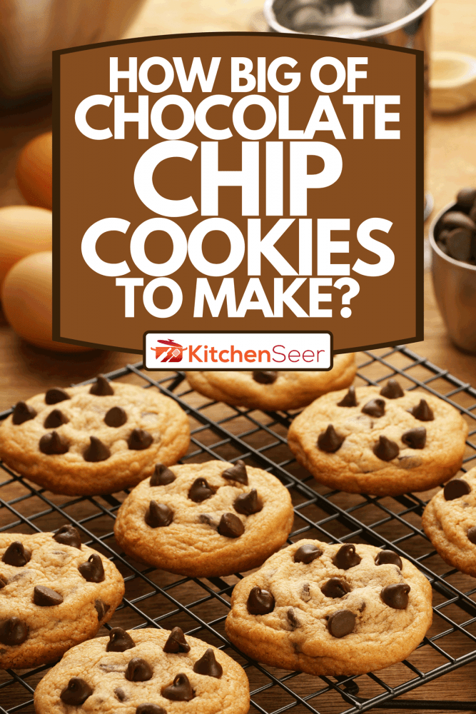 刚烤好的巧克力饼干放在冷却架上，要做多大的巧克力饼干?