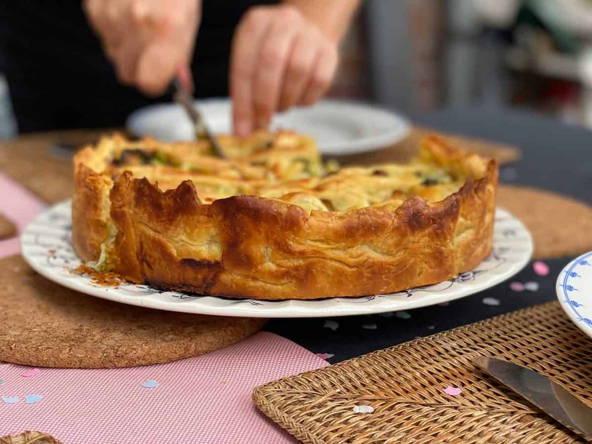 韭菜乳蛋饼被端上餐桌