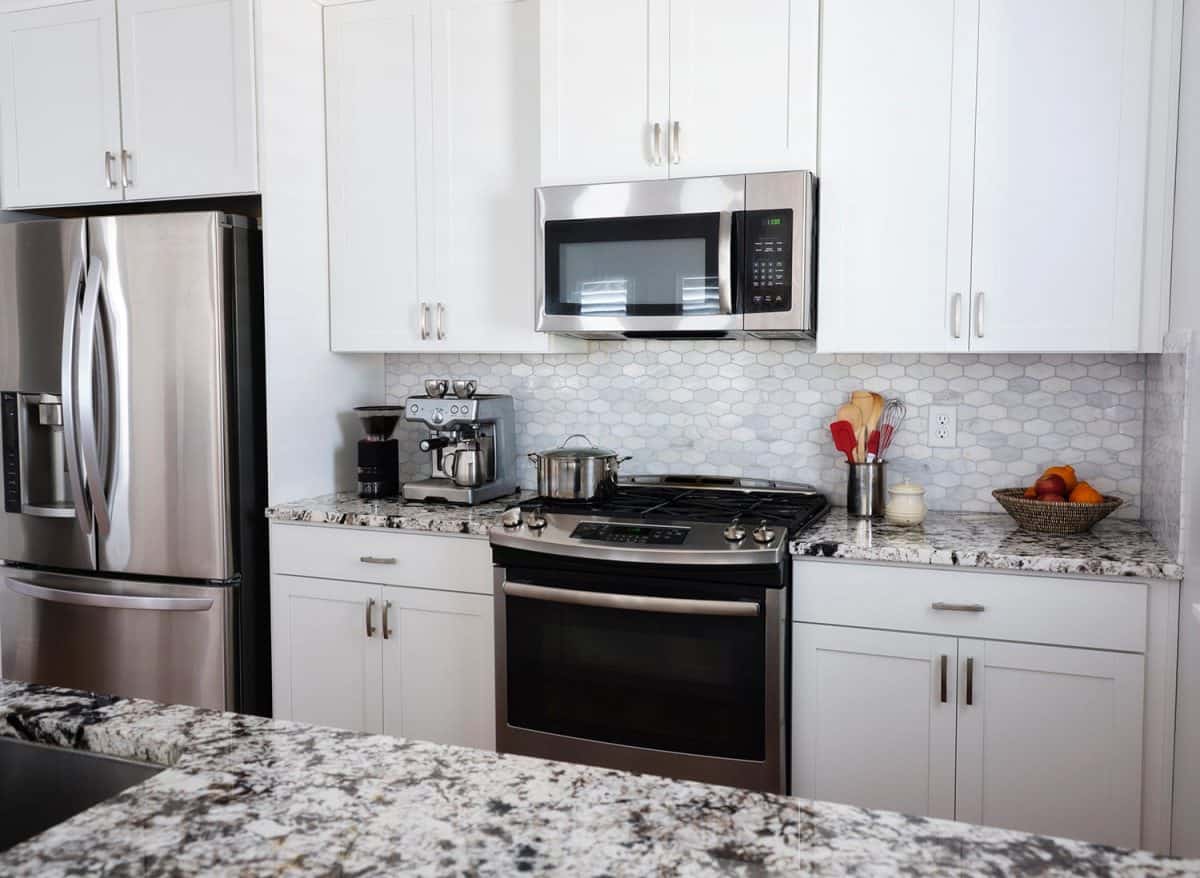 美国住房和厨房,餐厅,客厅在一个大的开放空间雷电竞官网网址雷竞技下载app官网