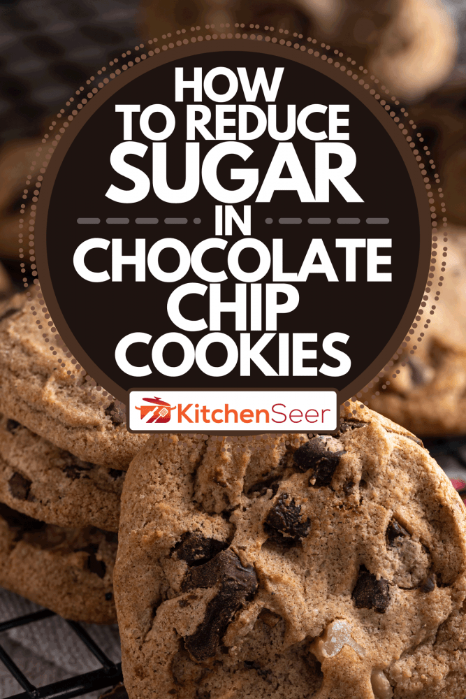 一个放在冷却架上的美味巧克力饼干的特写，如何减少巧克力饼干中的糖