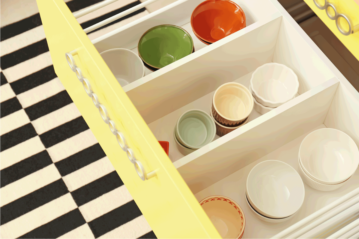 厨房抽屉里有一套餐具雷电竞官网网址