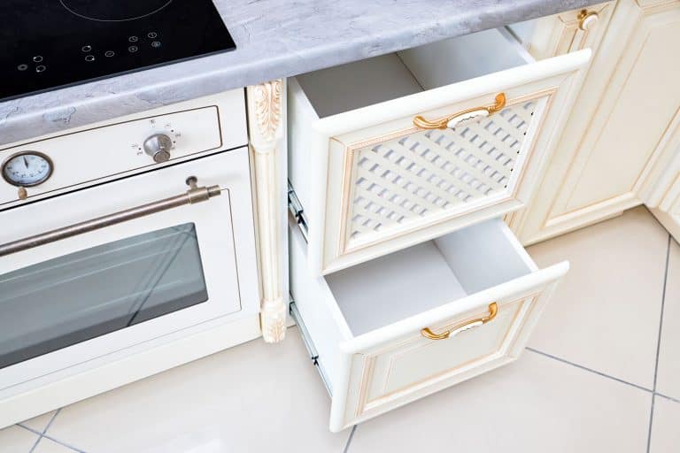 白色的厨房抽雷电竞官网网址屉格子设计lden handle, 7 Types Of Kitchen Drawers
