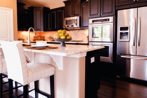 阅读更多文章21迷人的厨房与黑暗的橱柜雷电竞官网网址