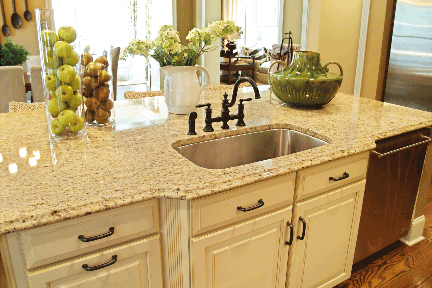 雷电竞官网网址与橱柜厨房岛垃圾压缩机