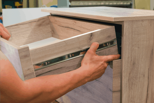 阅读更多关于如何在厨房橱柜中添加抽屉的文章雷电竞官网网址