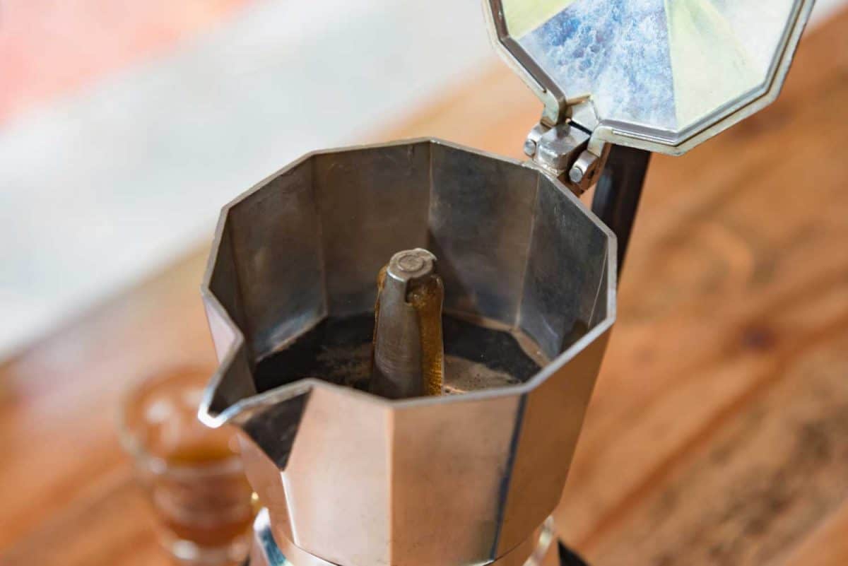 复古怀旧脏白色铝意大利浓缩咖啡咖啡壶