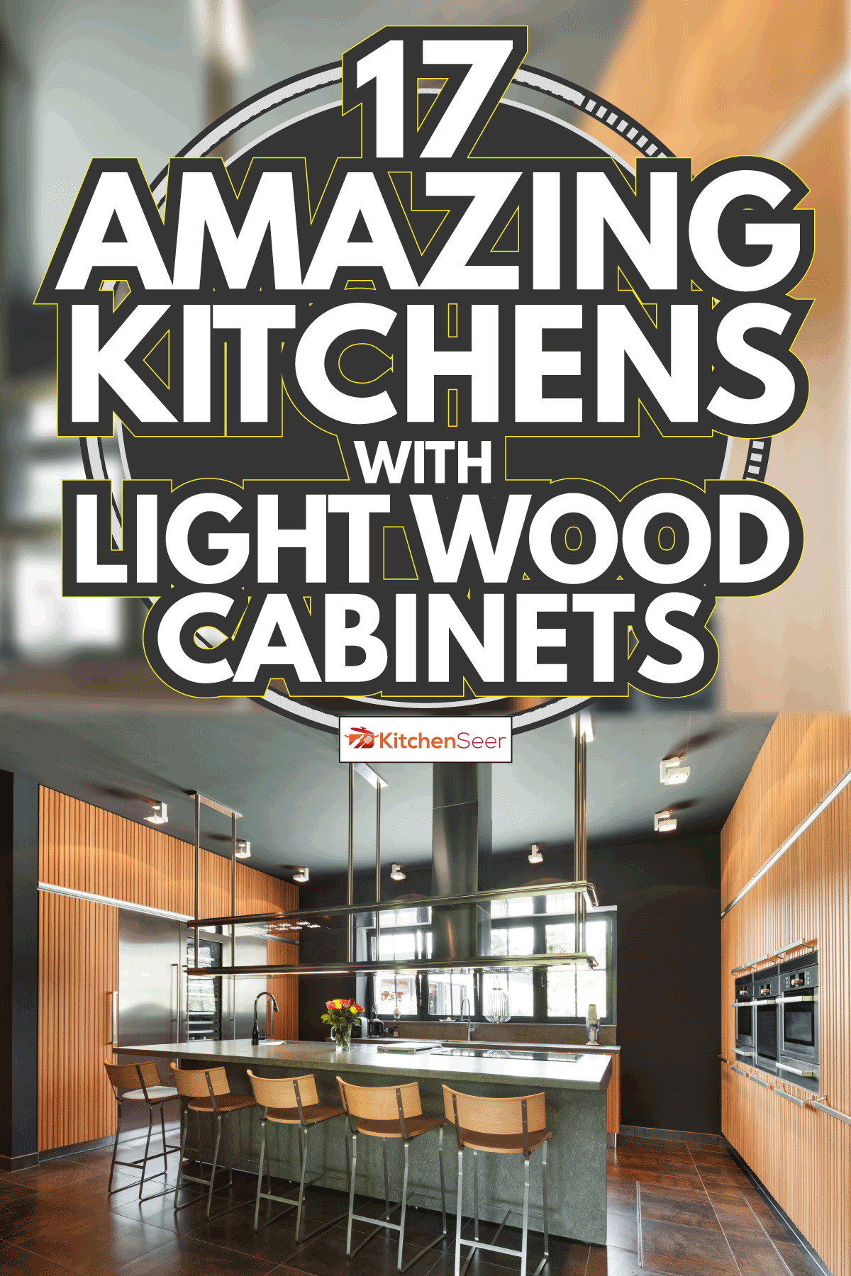 现代厨房内部有雷电竞官网网址轻木橱柜和哑光黑色墙壁。17个带轻木橱柜的神奇雷电竞官网网址厨房