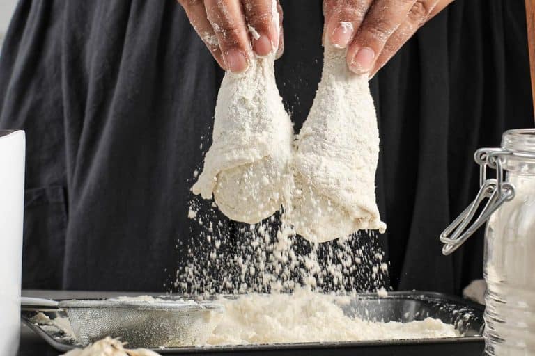 涂层鸡腿在厨房里用面粉,面粉用于炸鸡什么?雷电竞官网网址