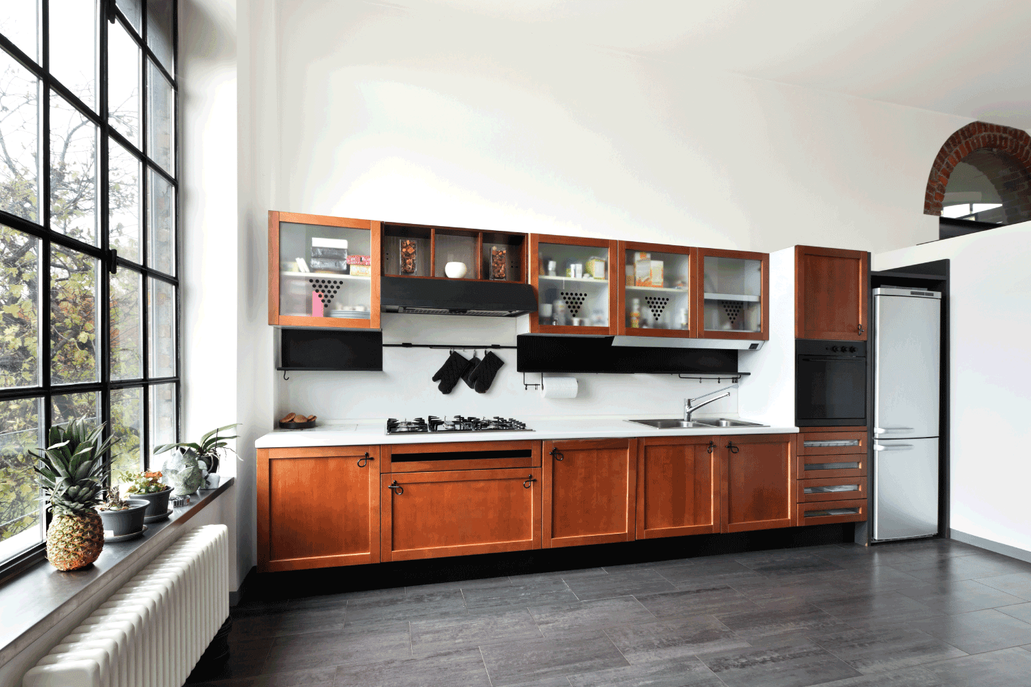 漂亮的房子，内部，厨房的风景。雷电竞官网网址黑色、白色和樱桃色