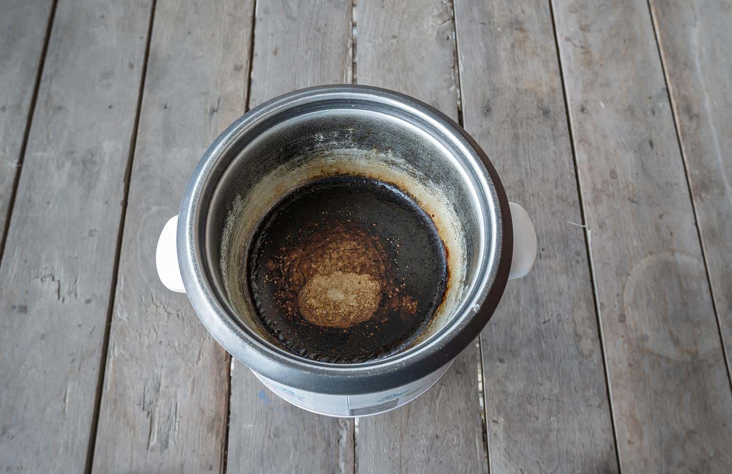 使用不慎的电饭煲