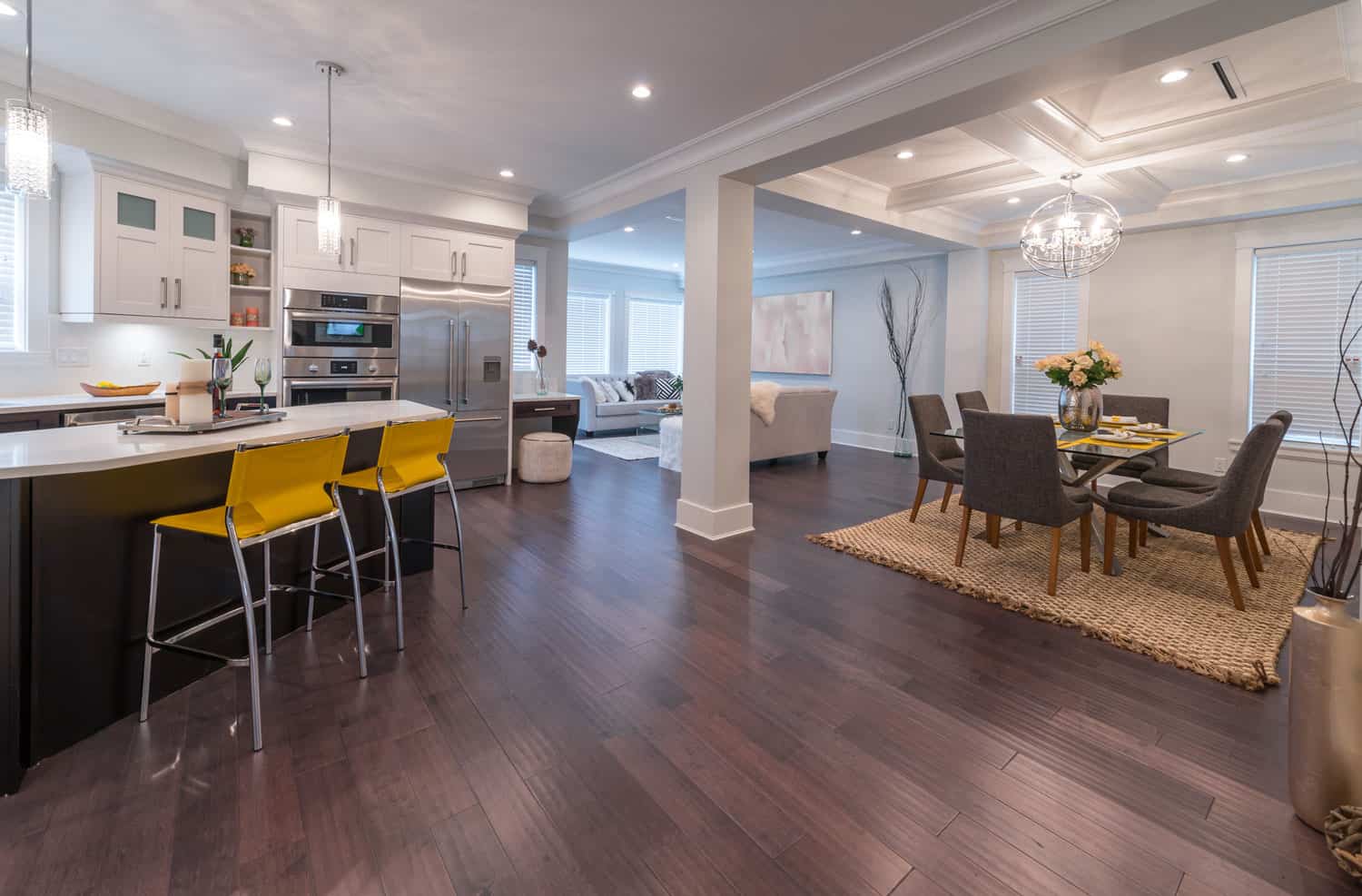 豪华现代厨房和餐厅,面积。雷电竞官网网址雷竞技下载app官网室内设计