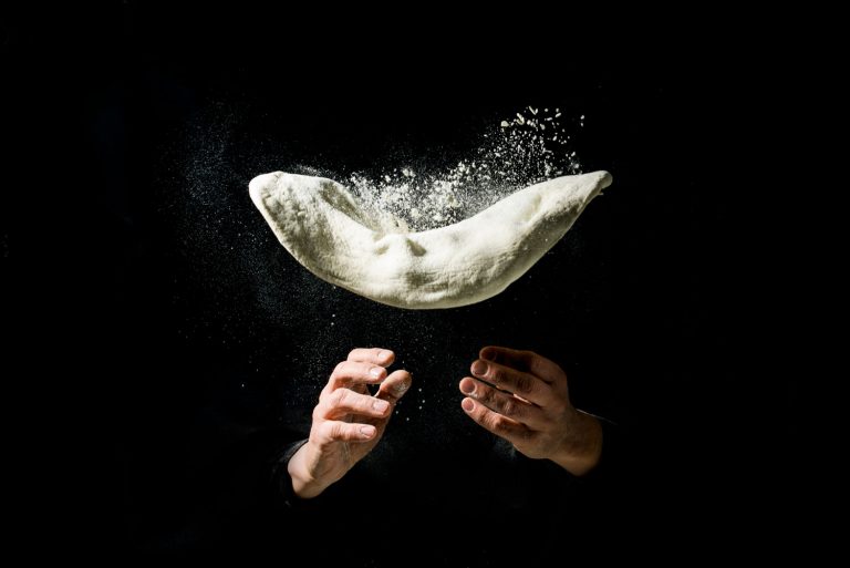 披萨厨师使用飞行披萨面团,披萨面团被排除在外过夜吗?