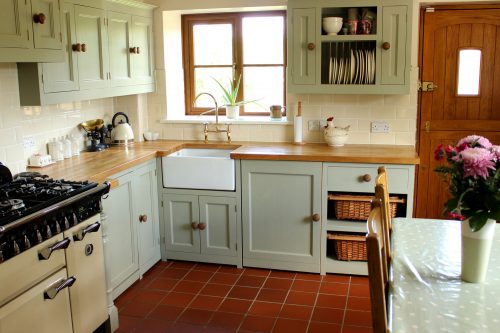 阅读更多关于“棕色台面配什么颜色的橱柜?”雷竞技官网rb