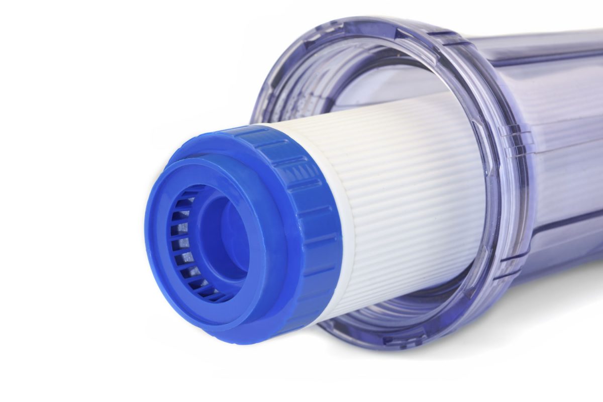 碳水滤芯在白色的背景