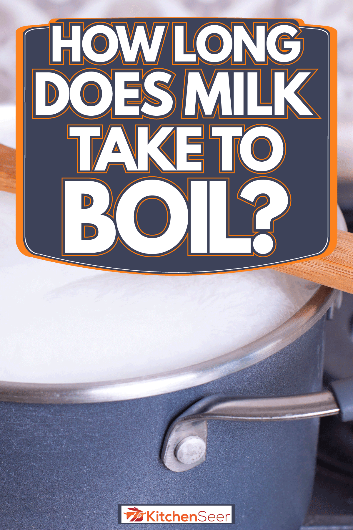 在平底锅里用木勺煮牛奶，牛奶煮沸需要多长时间?