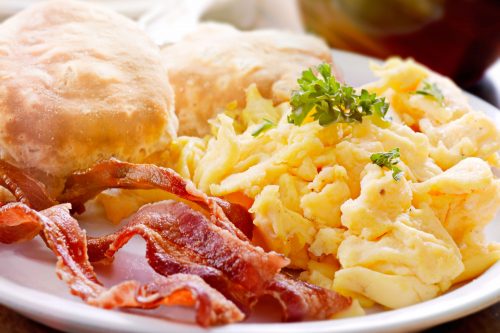 Read more about the article Why Are My Scrambled Eggs Grey?