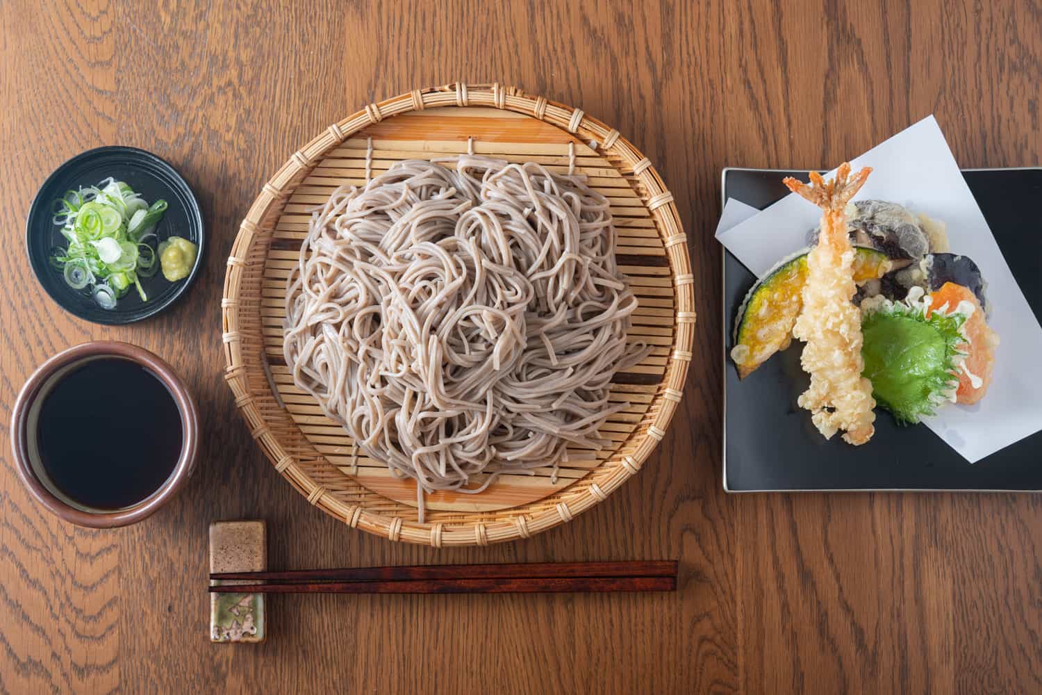 天妇罗荞麦面日本传统冷”width=