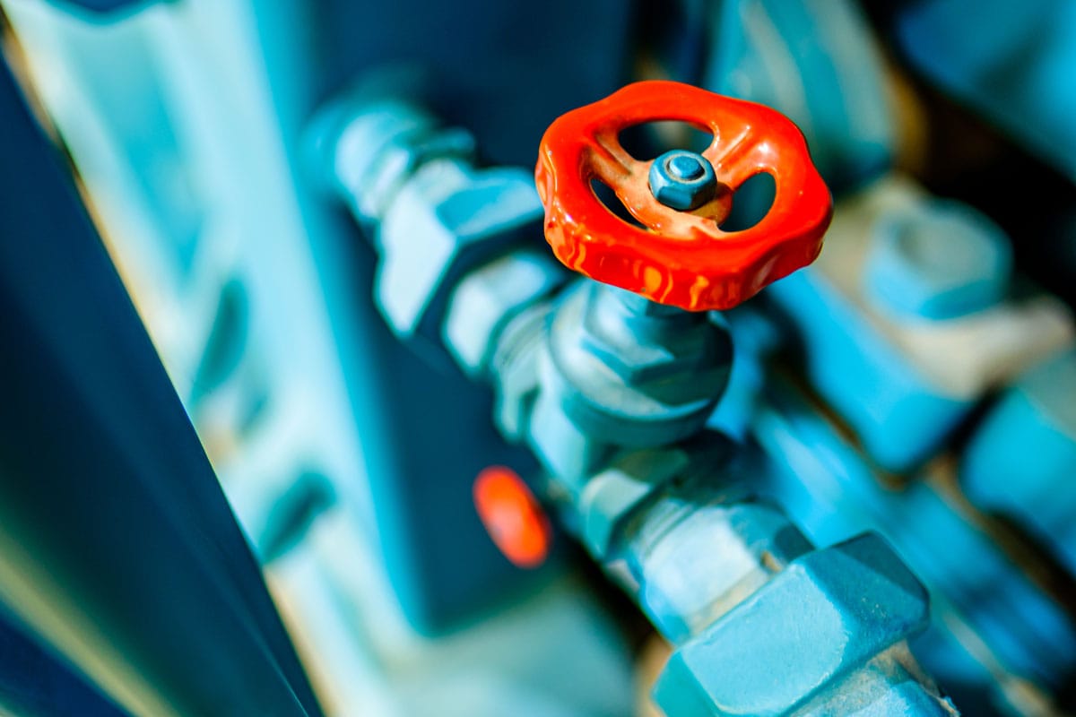 陈旧的阀门和管道