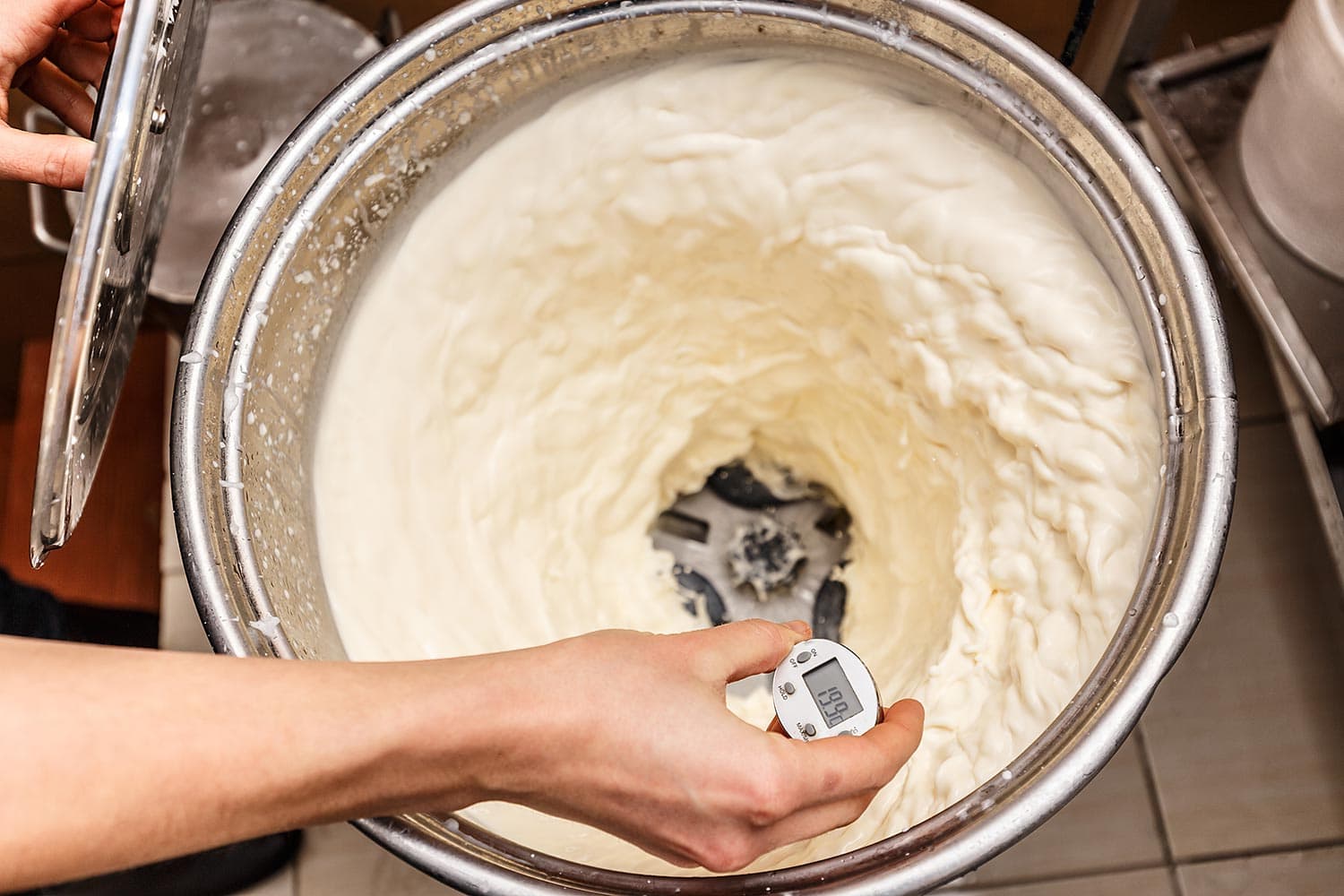 鲜黄油在乳制品生产