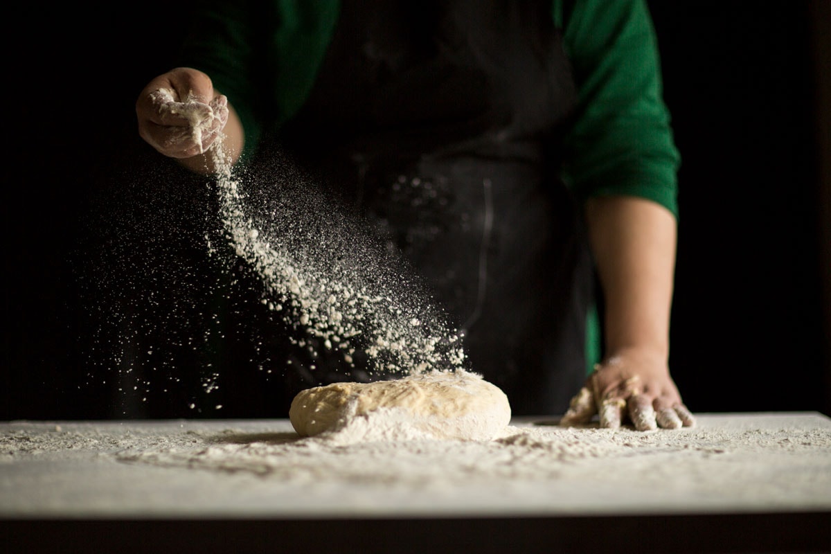 喷涂面团在揉面团