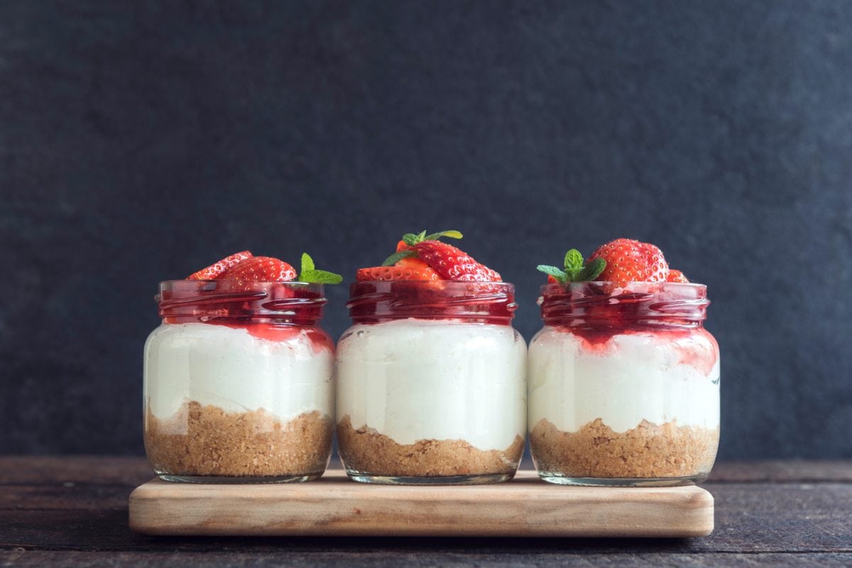 自制的草莓芝士蛋糕