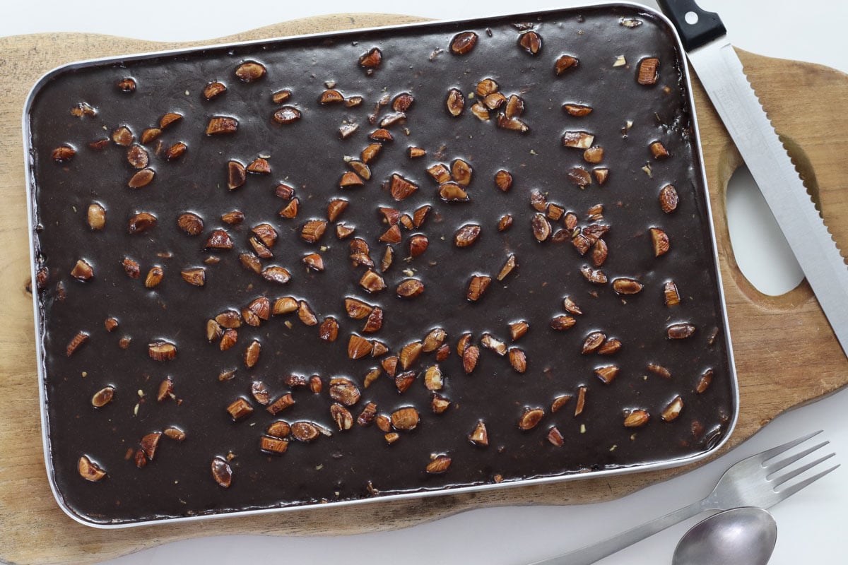 烤盘上刚烤好的薯饼