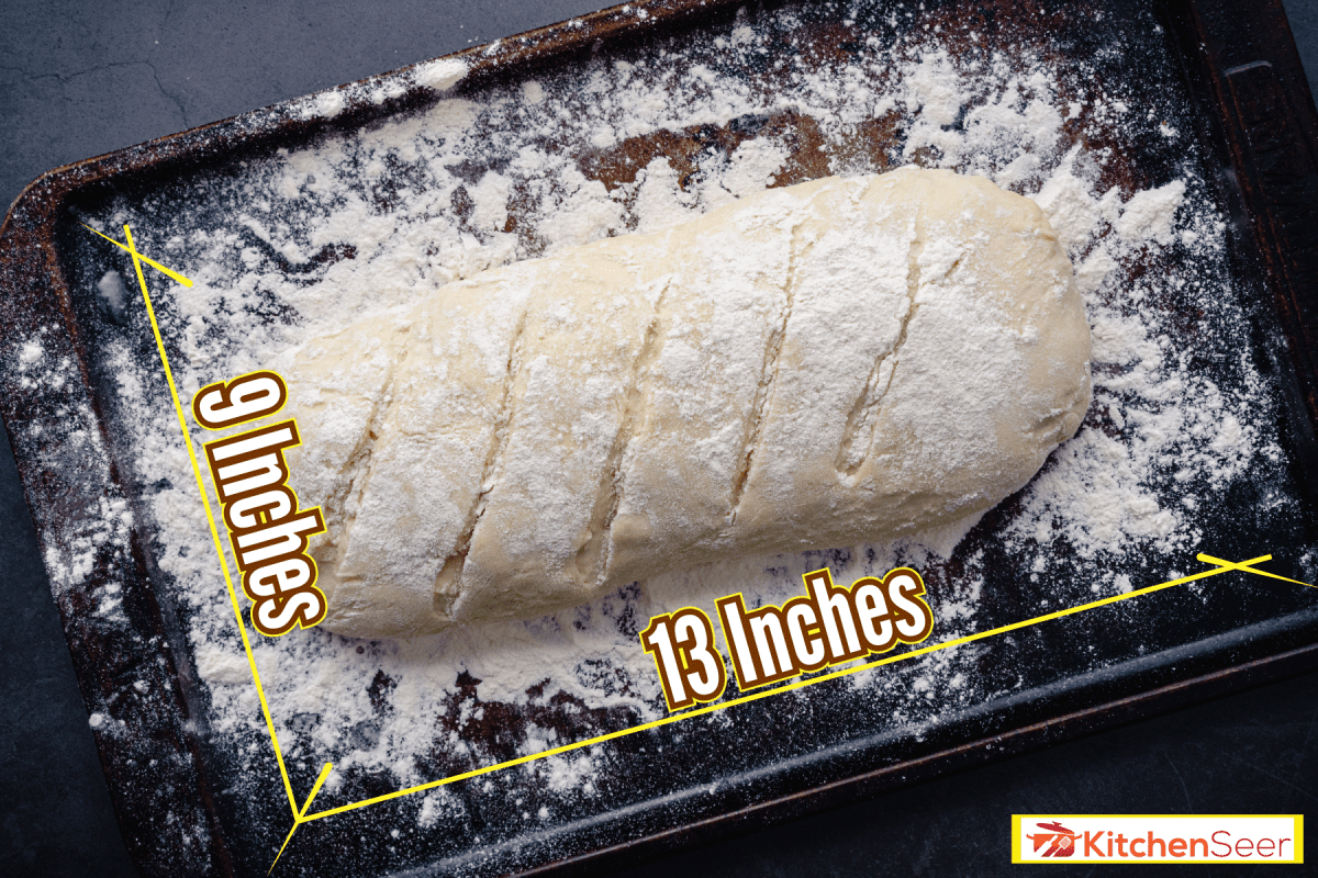 在烤盘上烤新鲜的法棍，四分之一烤盘有多大?