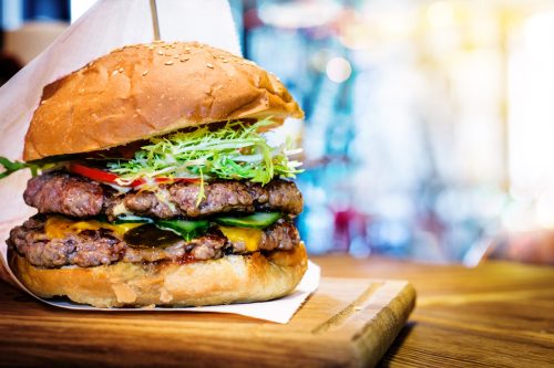 阅读更多关于这篇文章你应该双磨汉堡吗?(为什么这样做很重要)