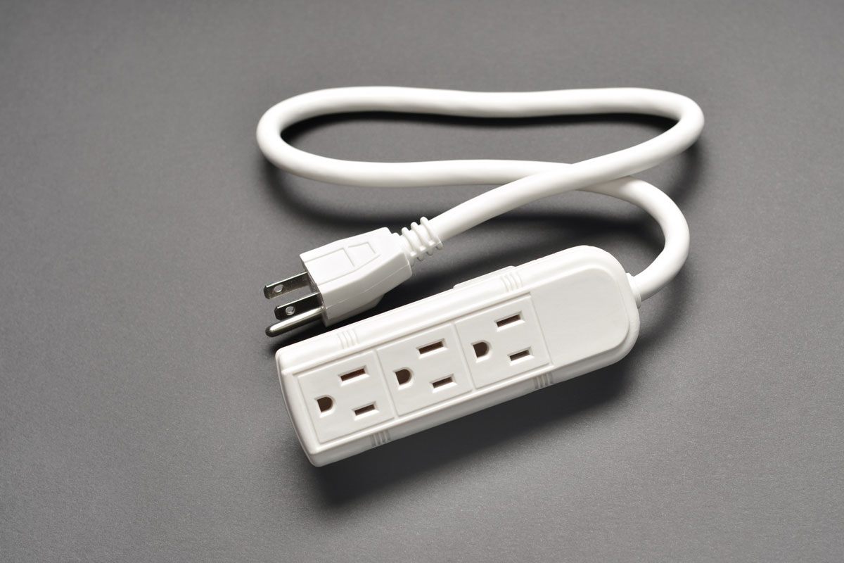 白色的酒吧或电源板