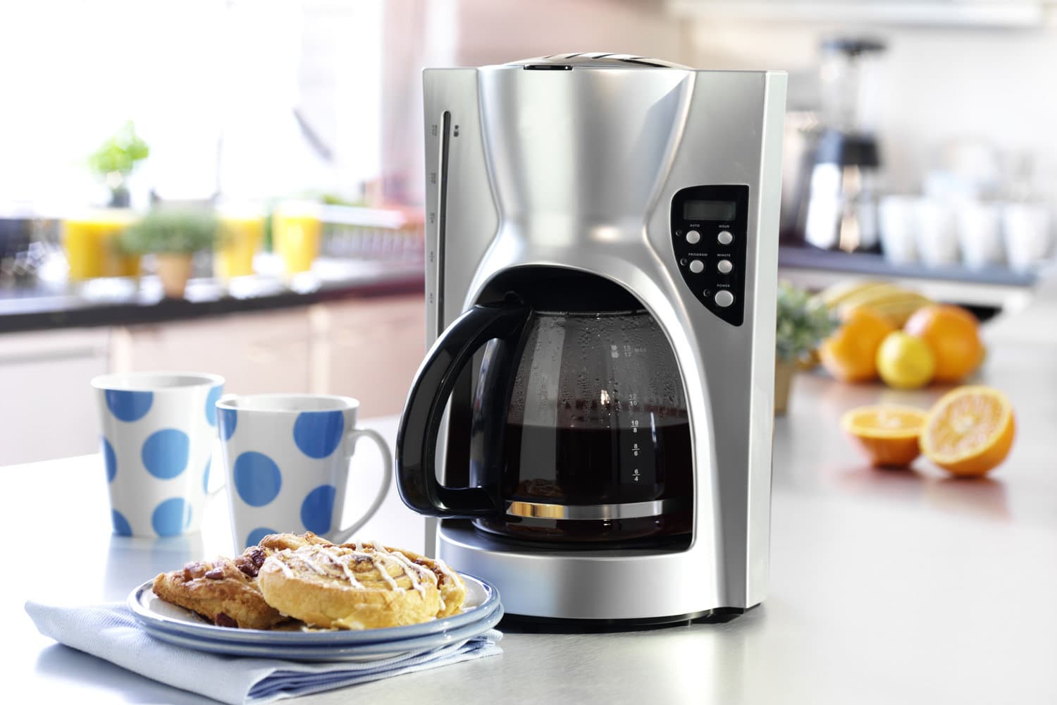 厨房里的咖啡机雷电竞官网网址