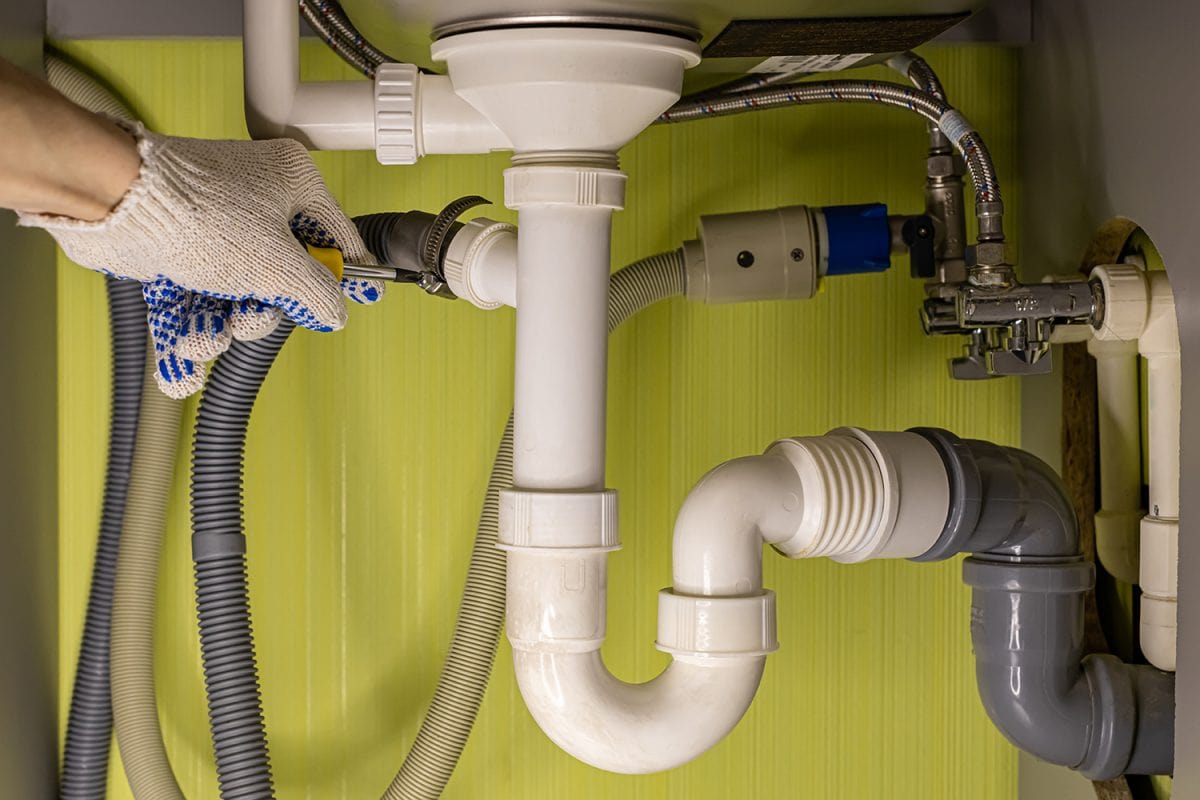 手收紧螺栓同时修复下的排水下沉